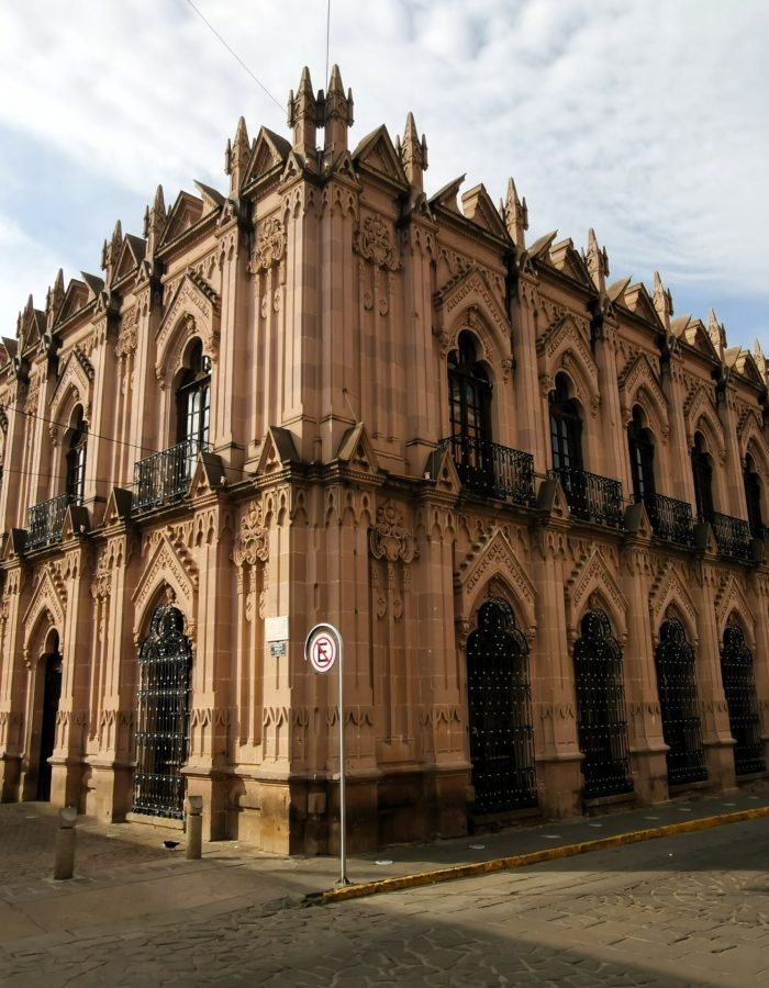 001 Edificio de la Torre